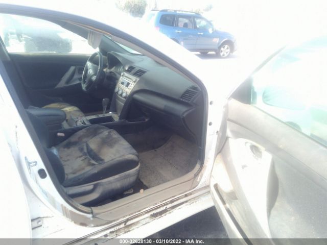 Photo 4 VIN: 4T1BF3EK3AU530813 - TOYOTA CAMRY 