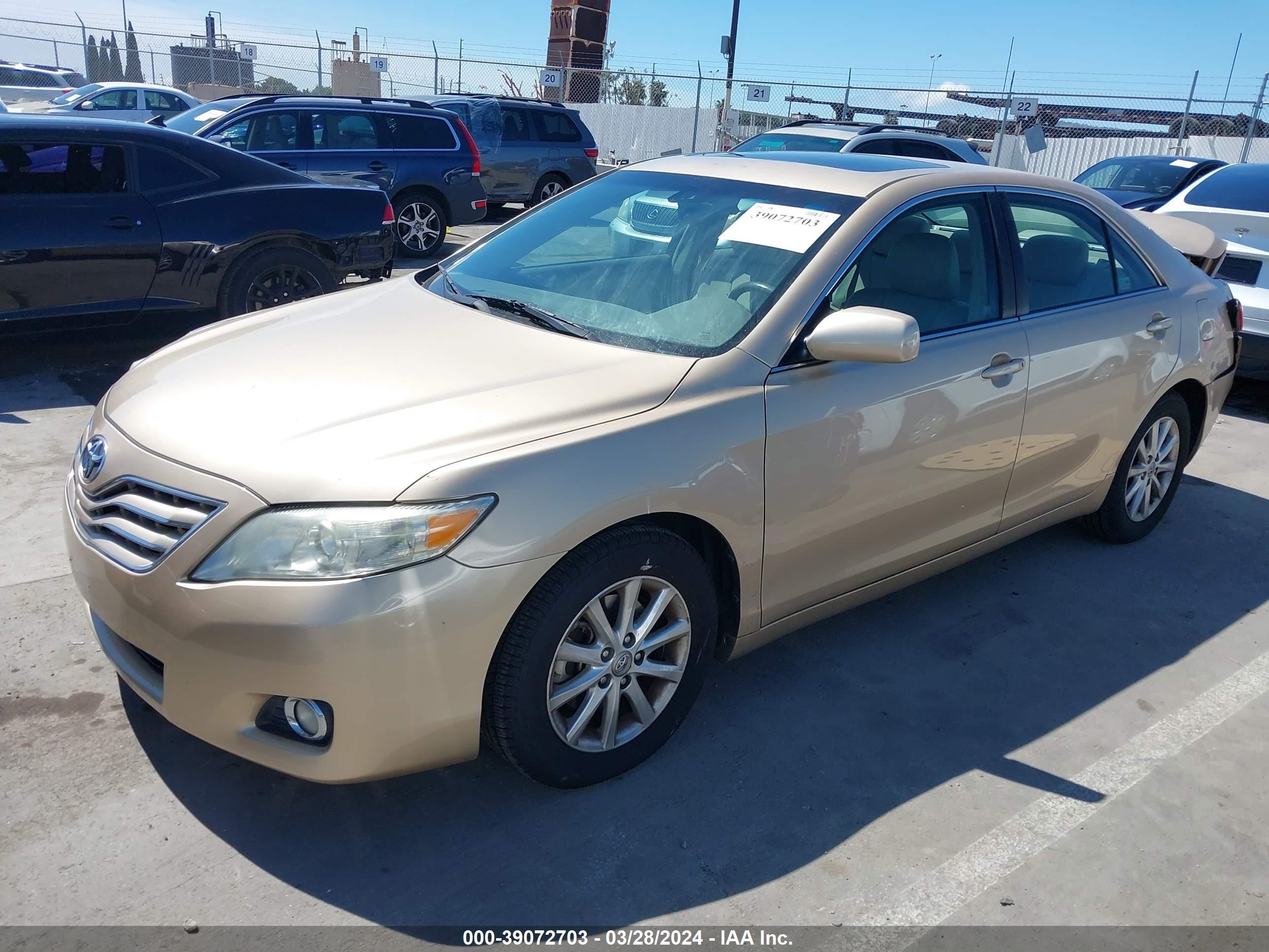 Photo 1 VIN: 4T1BF3EK3AU569269 - TOYOTA CAMRY 