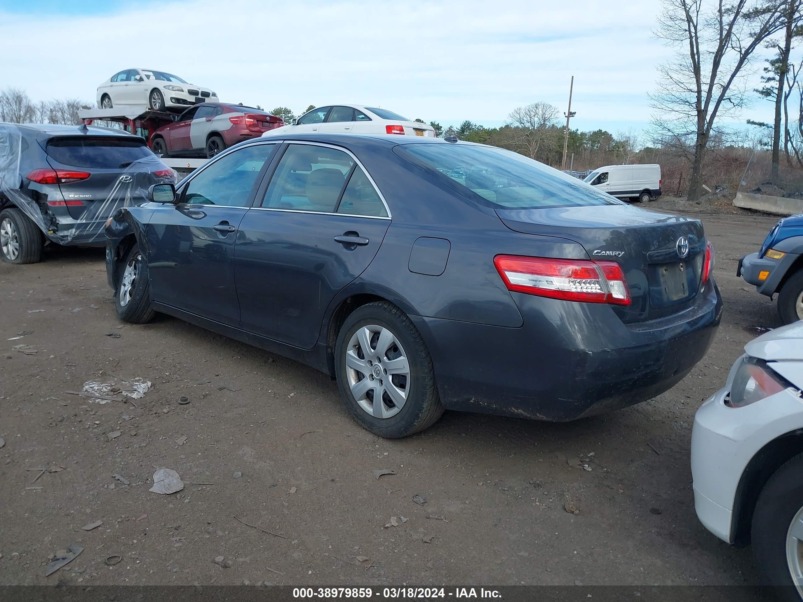 Photo 2 VIN: 4T1BF3EK3BU169214 - TOYOTA CAMRY 