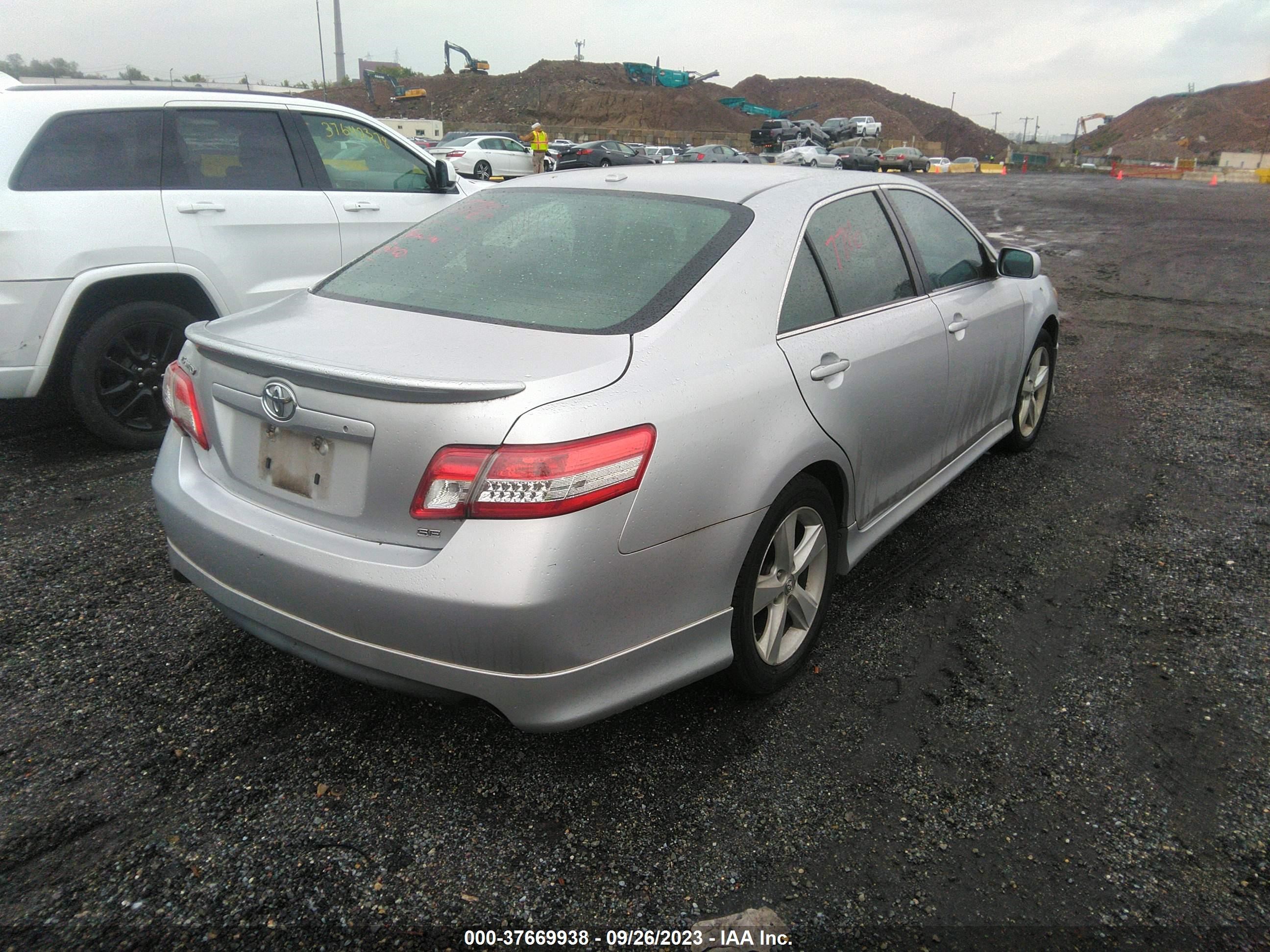 Photo 3 VIN: 4T1BF3EK3BU194212 - TOYOTA CAMRY 