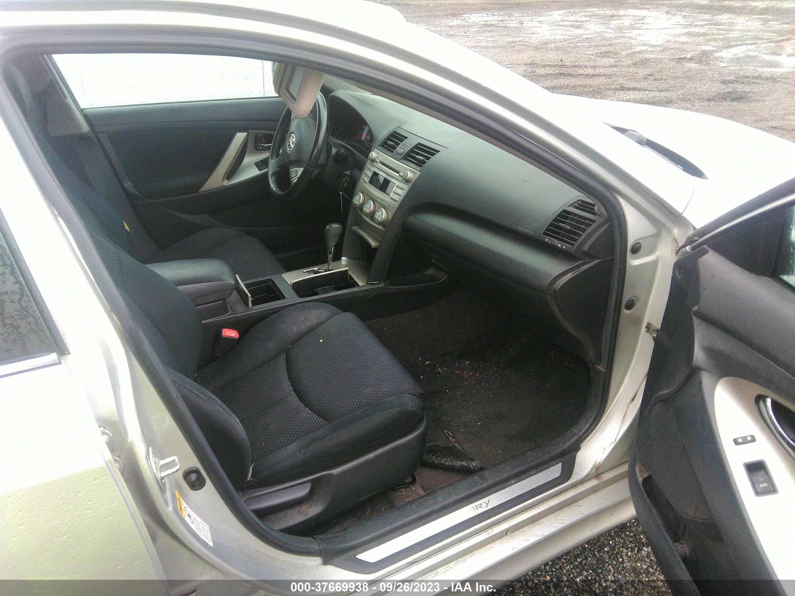 Photo 4 VIN: 4T1BF3EK3BU194212 - TOYOTA CAMRY 