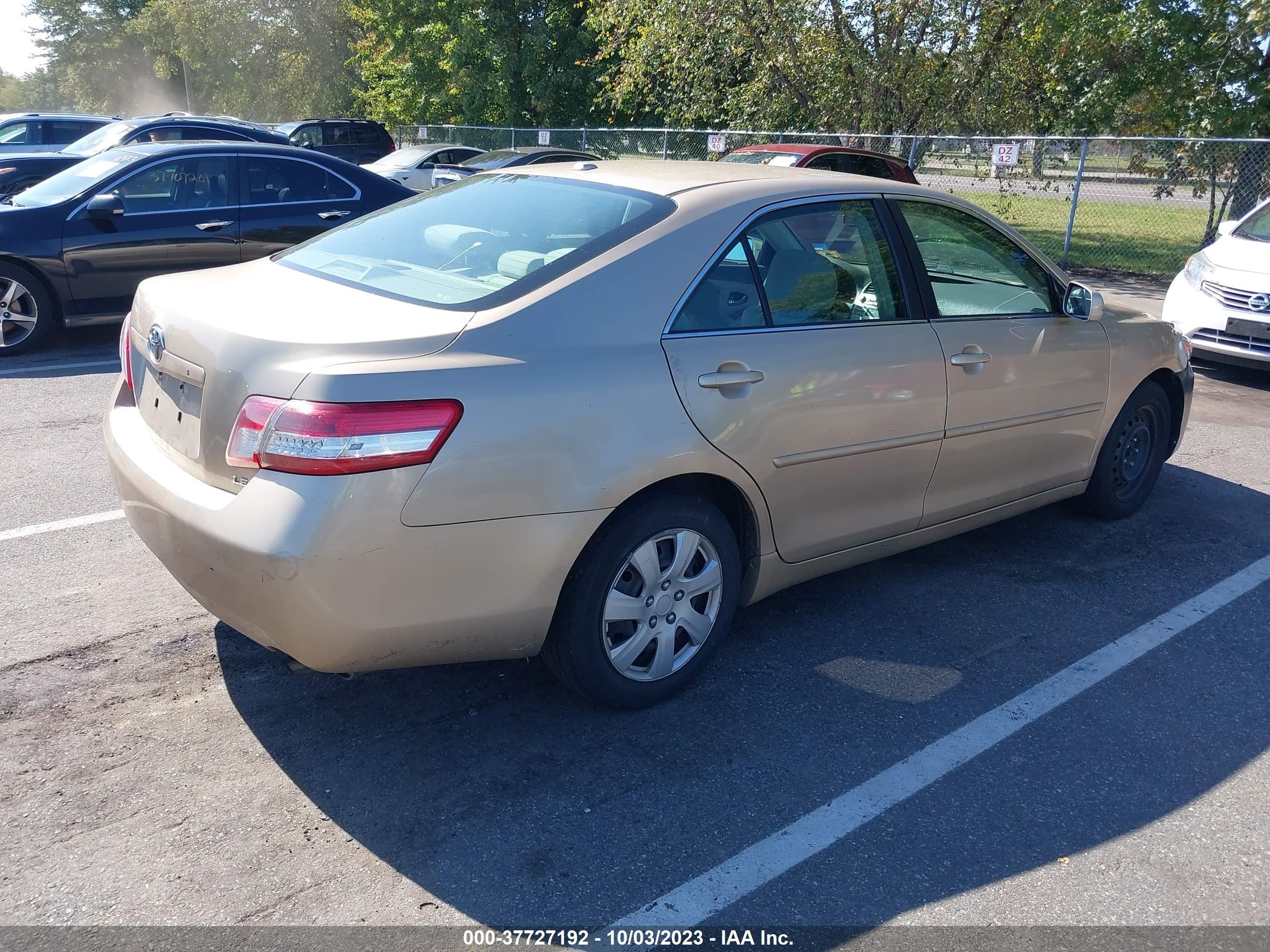 Photo 3 VIN: 4T1BF3EK3BU590835 - TOYOTA CAMRY 