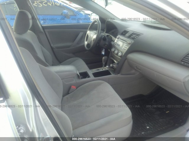 Photo 4 VIN: 4T1BF3EK3BU666179 - TOYOTA CAMRY 