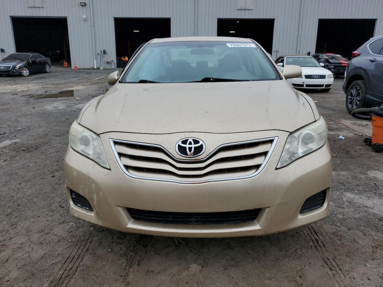 Photo 4 VIN: 4T1BF3EK3BU688828 - TOYOTA CAMRY 