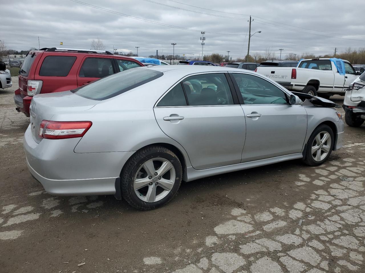 Photo 2 VIN: 4T1BF3EK3BU743228 - TOYOTA CAMRY 