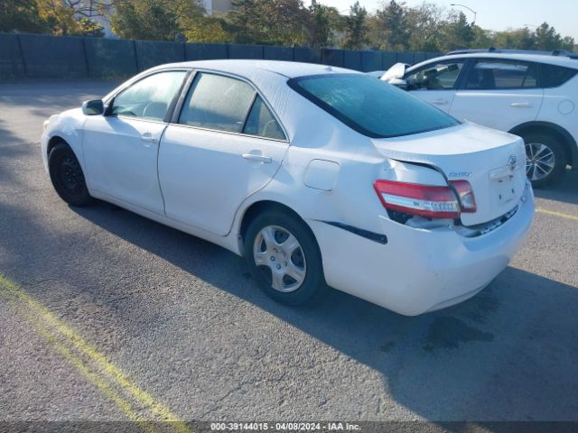 Photo 2 VIN: 4T1BF3EK3BU755704 - TOYOTA CAMRY 