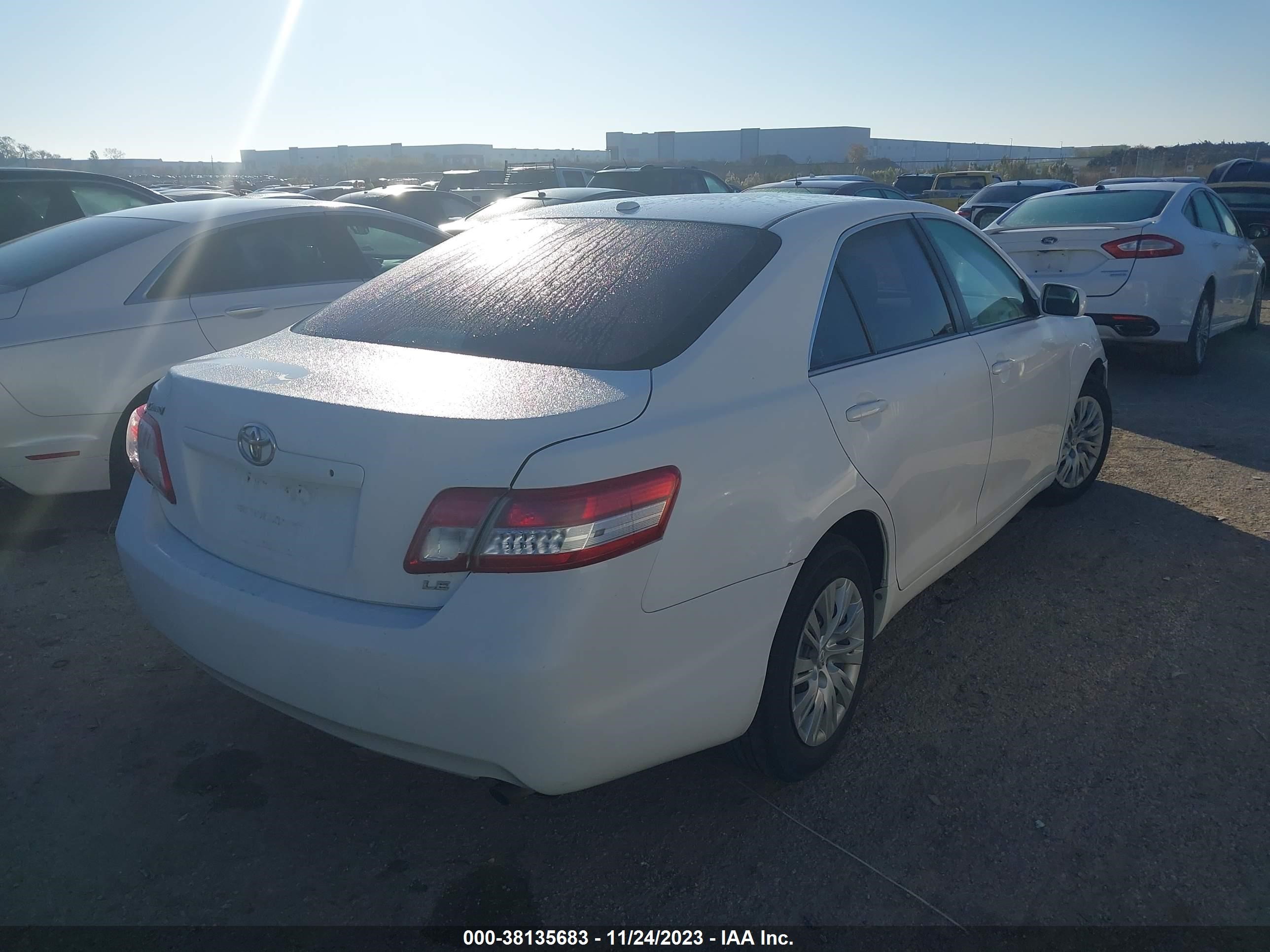 Photo 3 VIN: 4T1BF3EK3BU771112 - TOYOTA CAMRY 