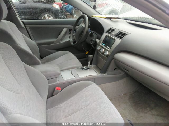 Photo 4 VIN: 4T1BF3EK4AU013682 - TOYOTA CAMRY 