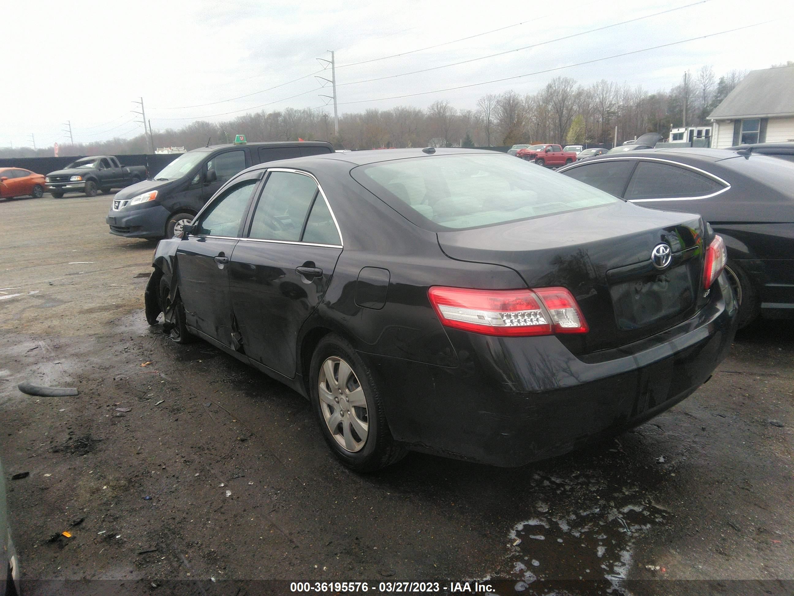 Photo 2 VIN: 4T1BF3EK4AU049968 - TOYOTA CAMRY 