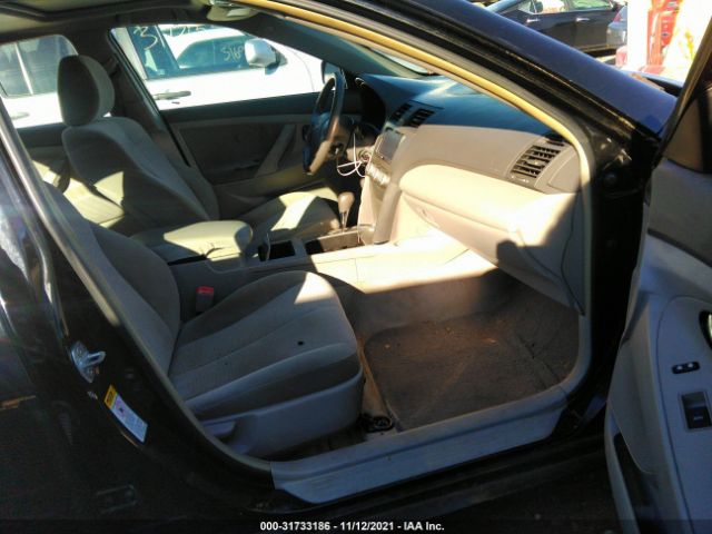 Photo 4 VIN: 4T1BF3EK4AU059982 - TOYOTA CAMRY 