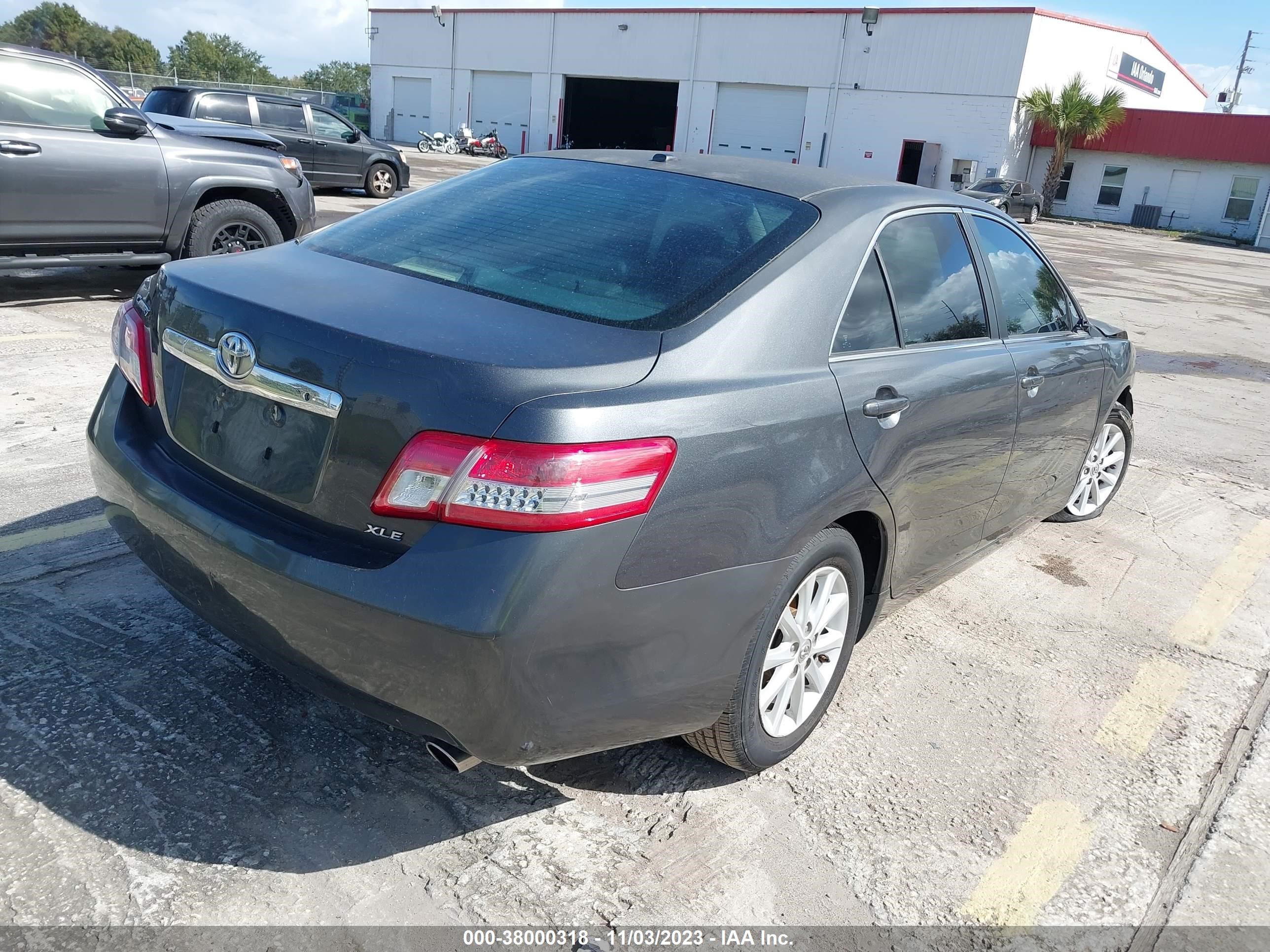 Photo 3 VIN: 4T1BF3EK4AU067516 - TOYOTA CAMRY 