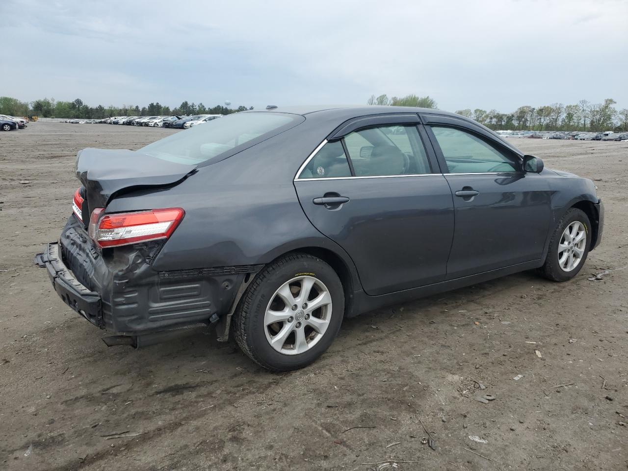 Photo 2 VIN: 4T1BF3EK4AU112907 - TOYOTA CAMRY 