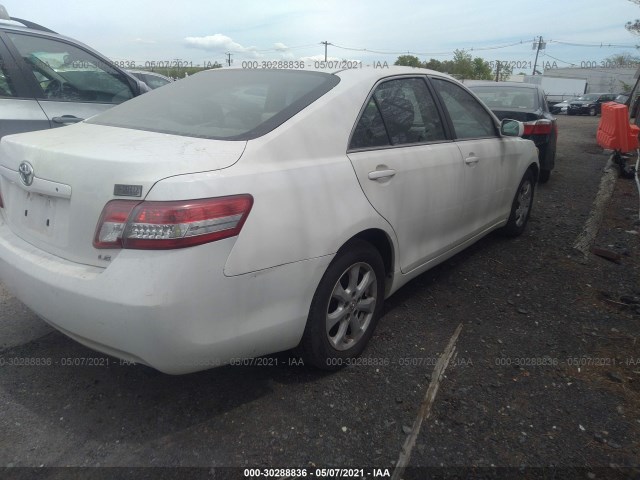 Photo 3 VIN: 4T1BF3EK4AU517150 - TOYOTA CAMRY 