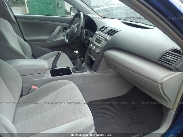 Photo 4 VIN: 4T1BF3EK4AU551105 - TOYOTA CAMRY 