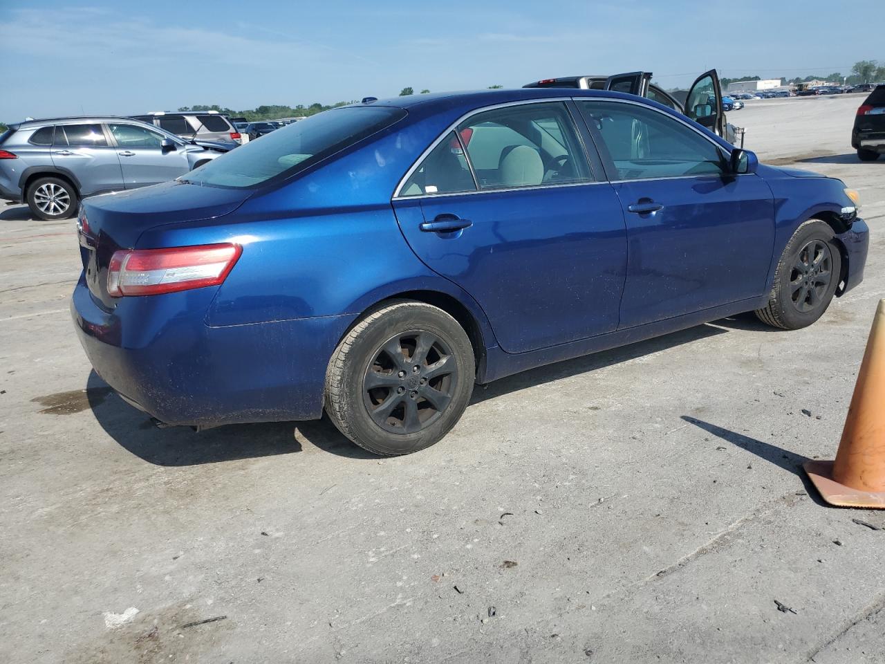 Photo 2 VIN: 4T1BF3EK4AU577476 - TOYOTA CAMRY 