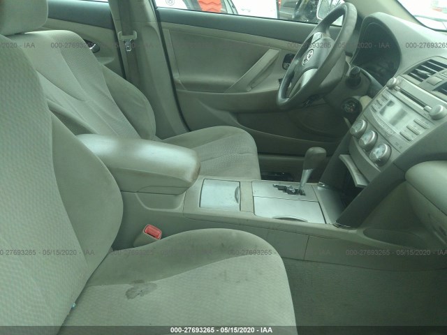 Photo 4 VIN: 4T1BF3EK4AU580619 - TOYOTA CAMRY 