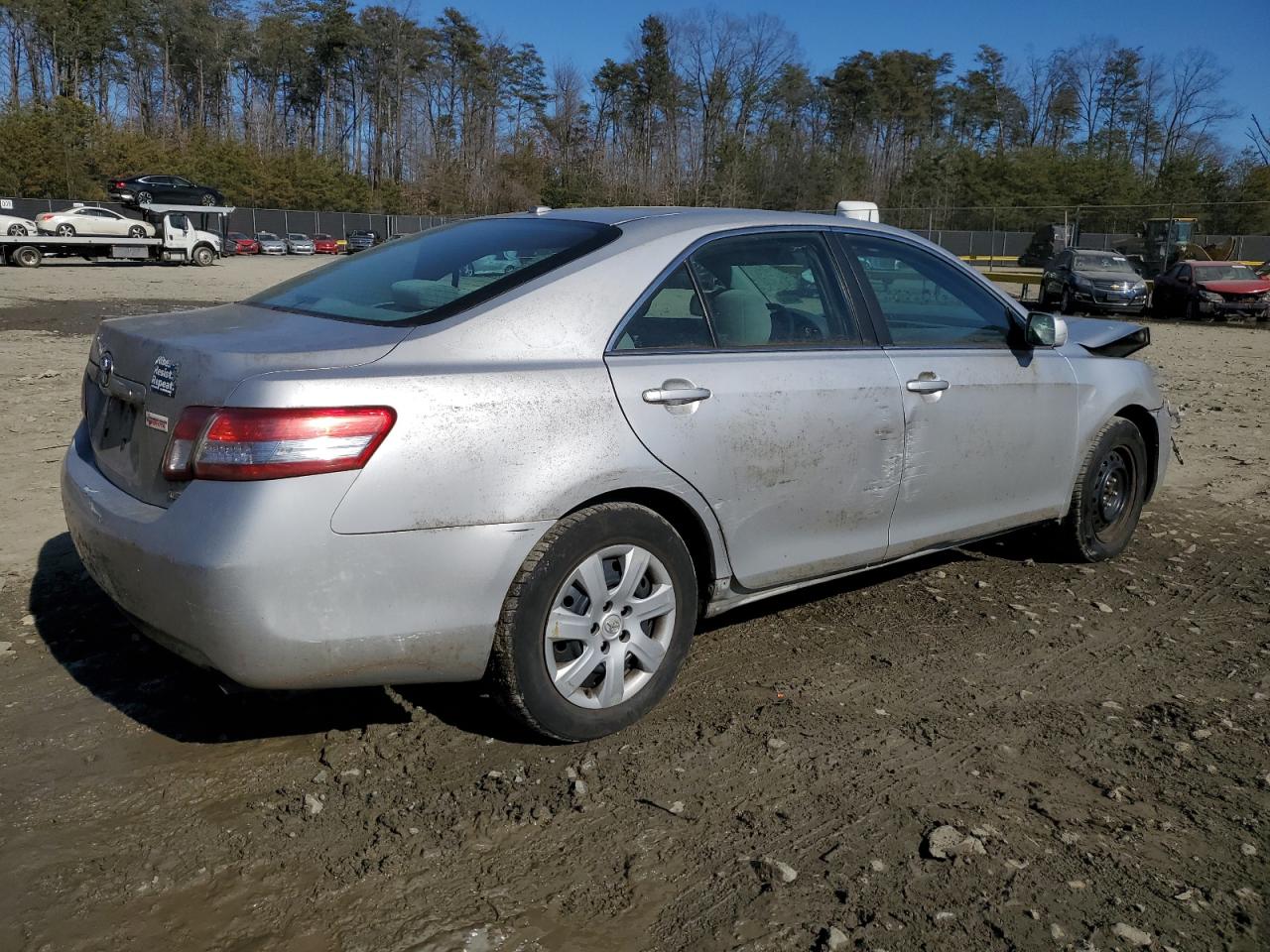 Photo 2 VIN: 4T1BF3EK4BU126646 - TOYOTA CAMRY 