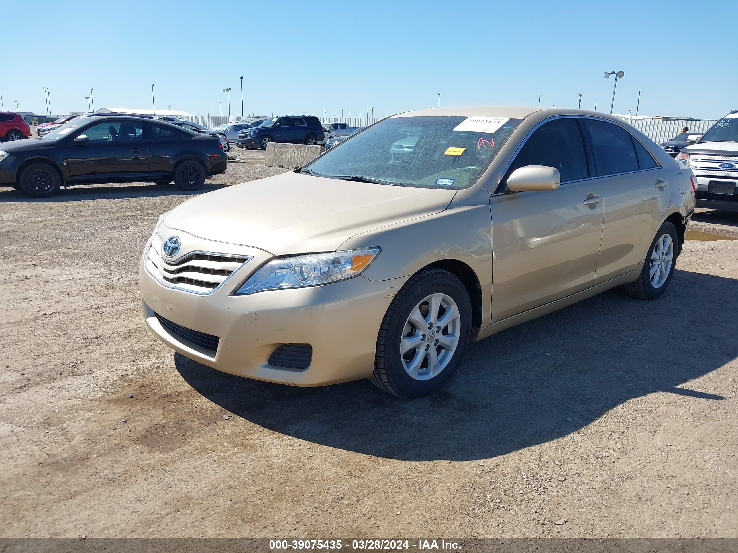 Photo 1 VIN: 4T1BF3EK4BU221627 - TOYOTA CAMRY 