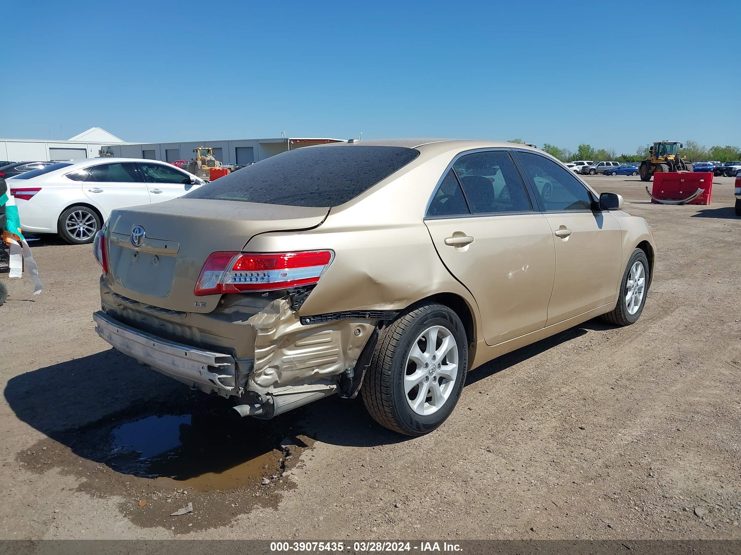 Photo 3 VIN: 4T1BF3EK4BU221627 - TOYOTA CAMRY 