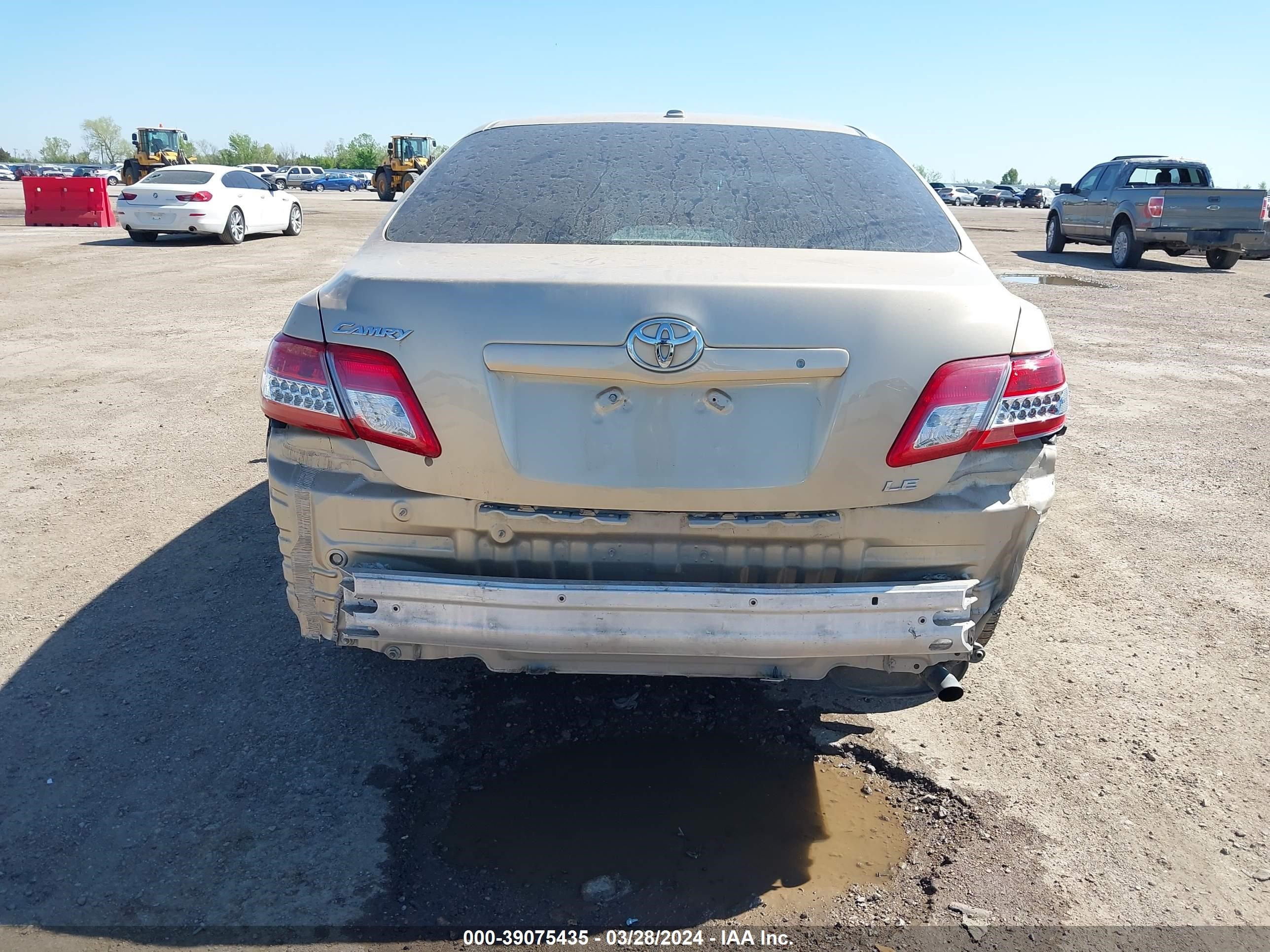 Photo 5 VIN: 4T1BF3EK4BU221627 - TOYOTA CAMRY 