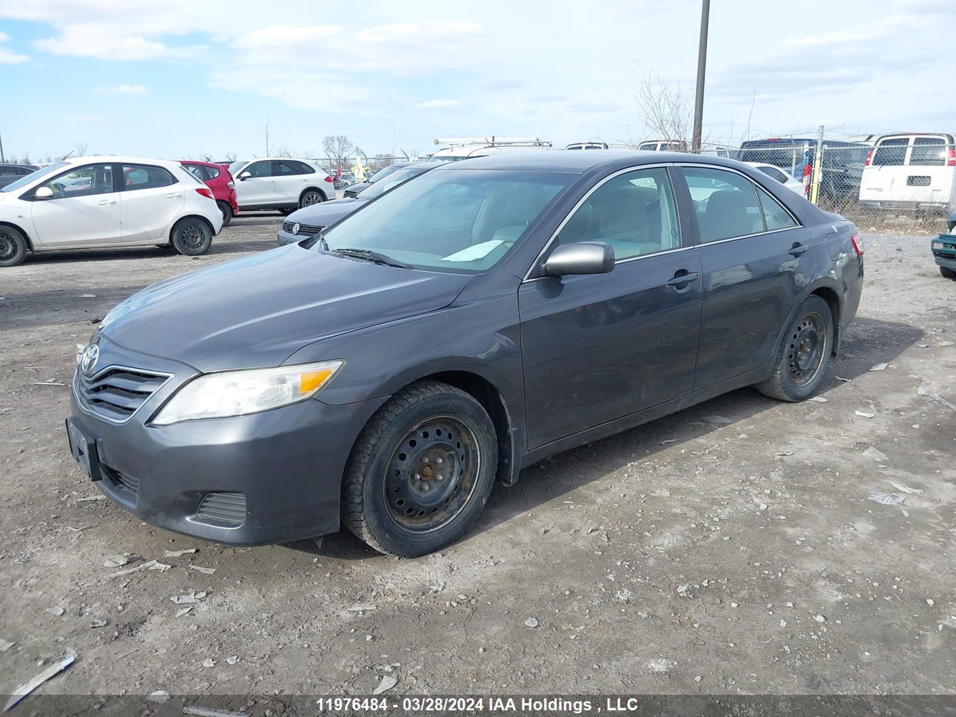 Photo 1 VIN: 4T1BF3EK4BU228173 - TOYOTA CAMRY 