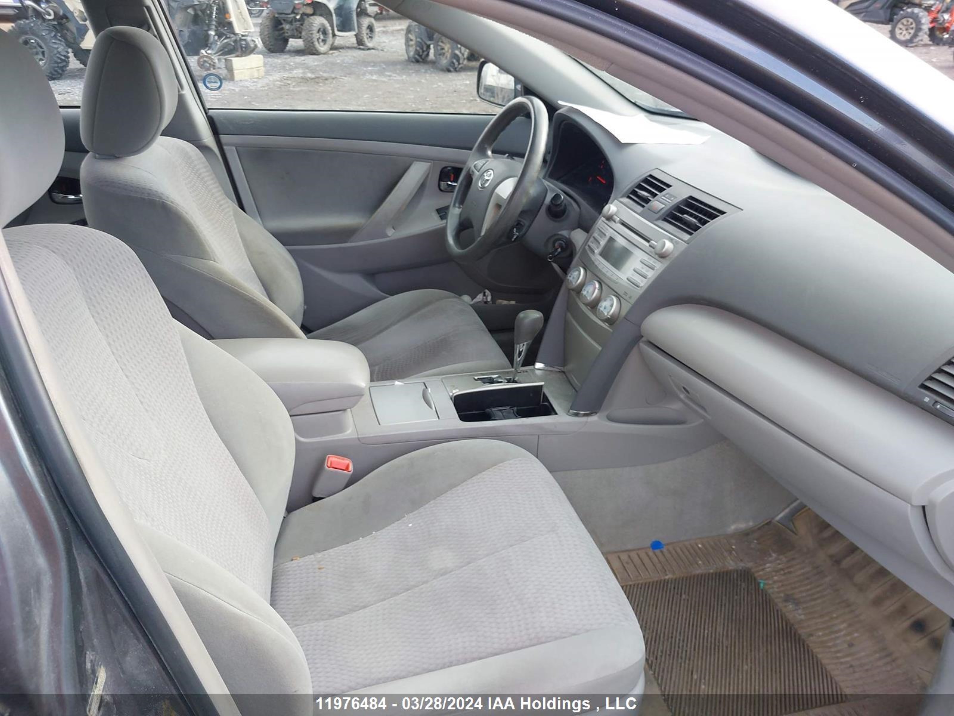 Photo 4 VIN: 4T1BF3EK4BU228173 - TOYOTA CAMRY 