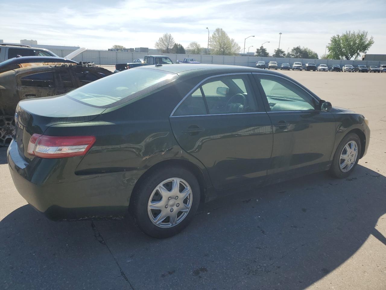 Photo 2 VIN: 4T1BF3EK4BU585403 - TOYOTA CAMRY 