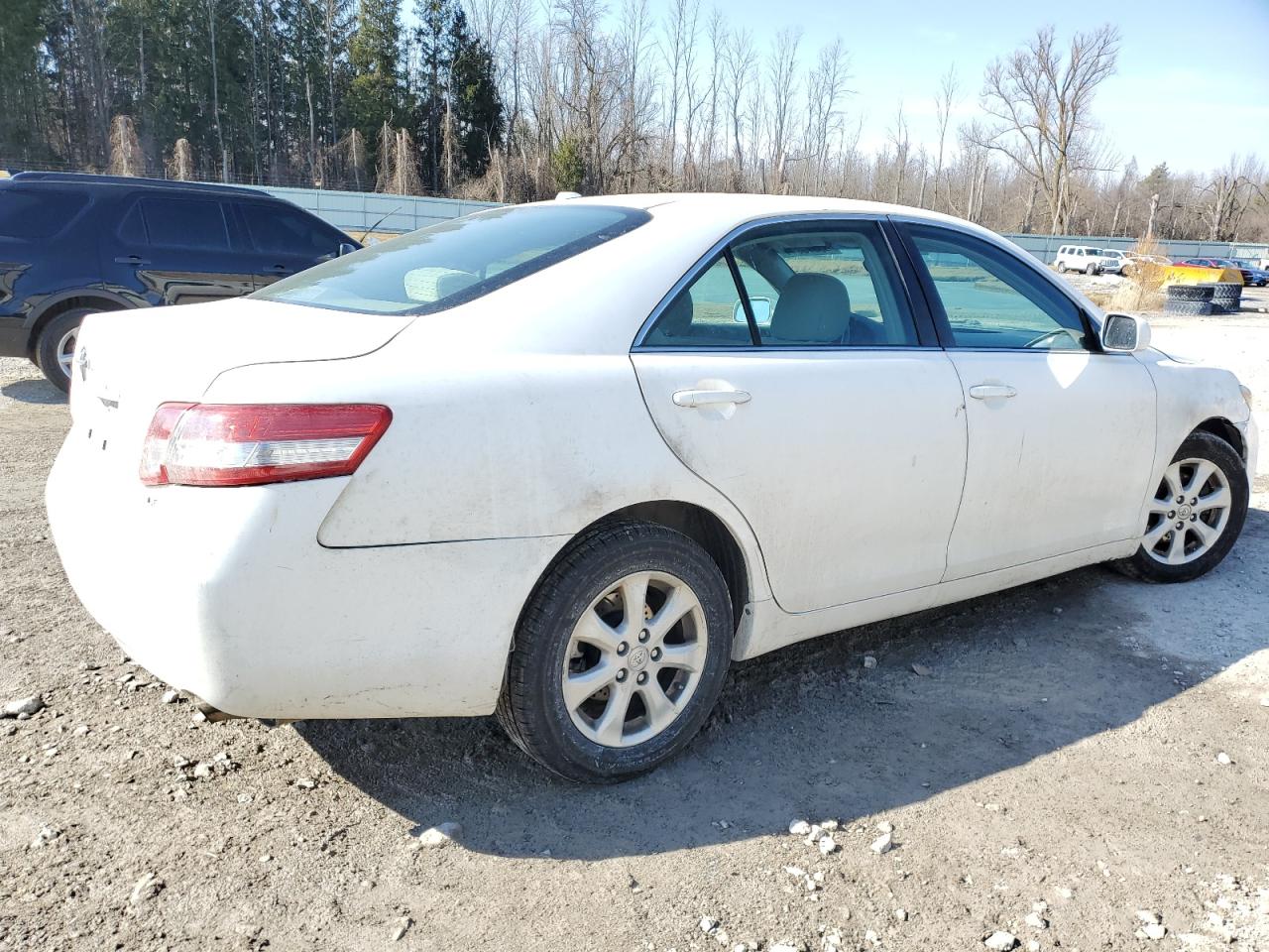 Photo 2 VIN: 4T1BF3EK4BU679913 - TOYOTA CAMRY 