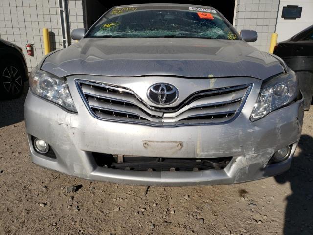 Photo 8 VIN: 4T1BF3EK4BU770759 - TOYOTA CAMRY XLE 