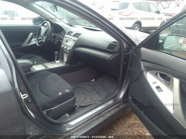 Photo 4 VIN: 4T1BF3EK5AU016977 - TOYOTA CAMRY 