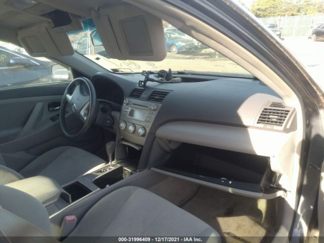 Photo 4 VIN: 4T1BF3EK5AU051020 - TOYOTA CAMRY 