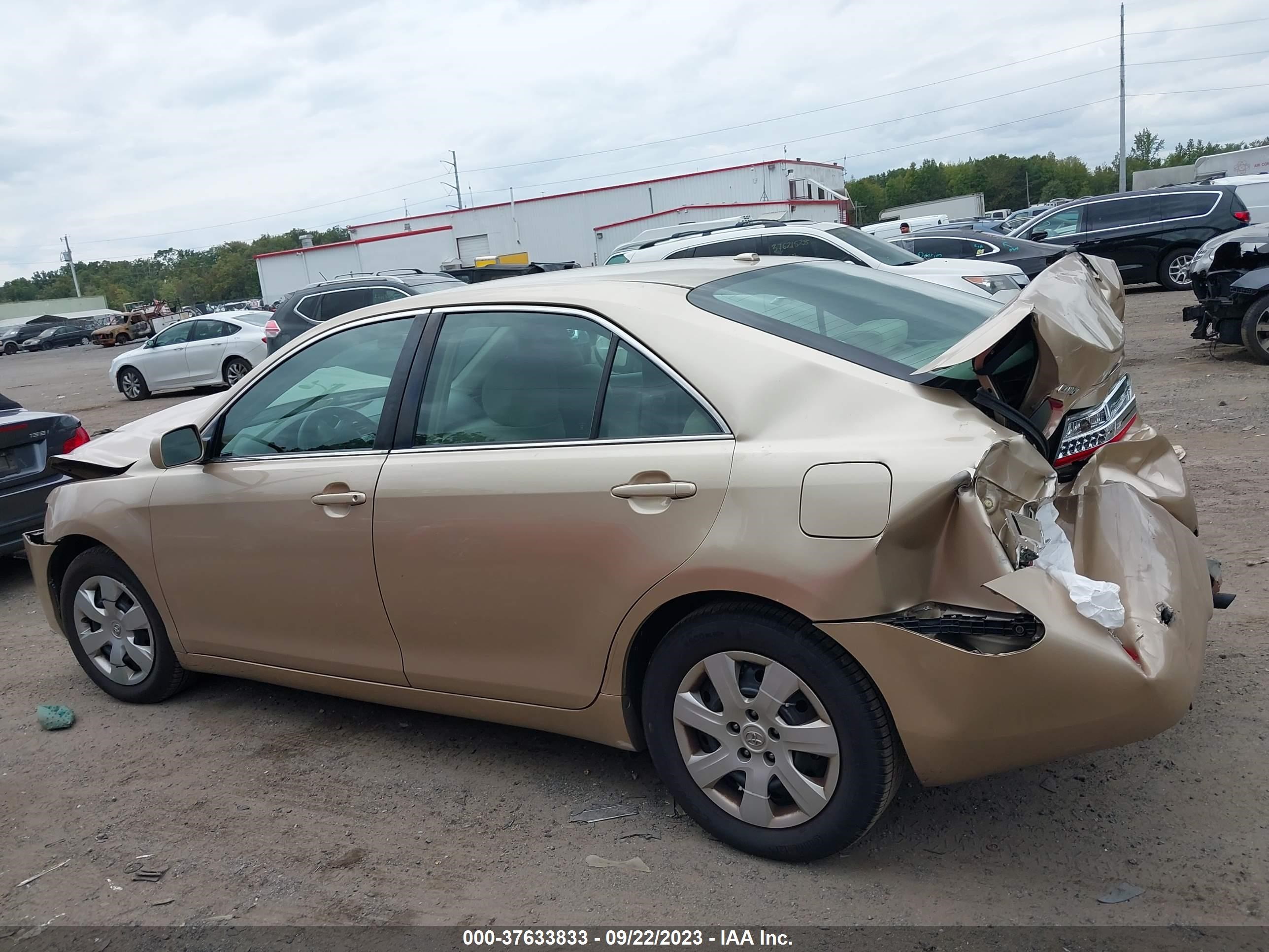 Photo 12 VIN: 4T1BF3EK5AU061501 - TOYOTA CAMRY 