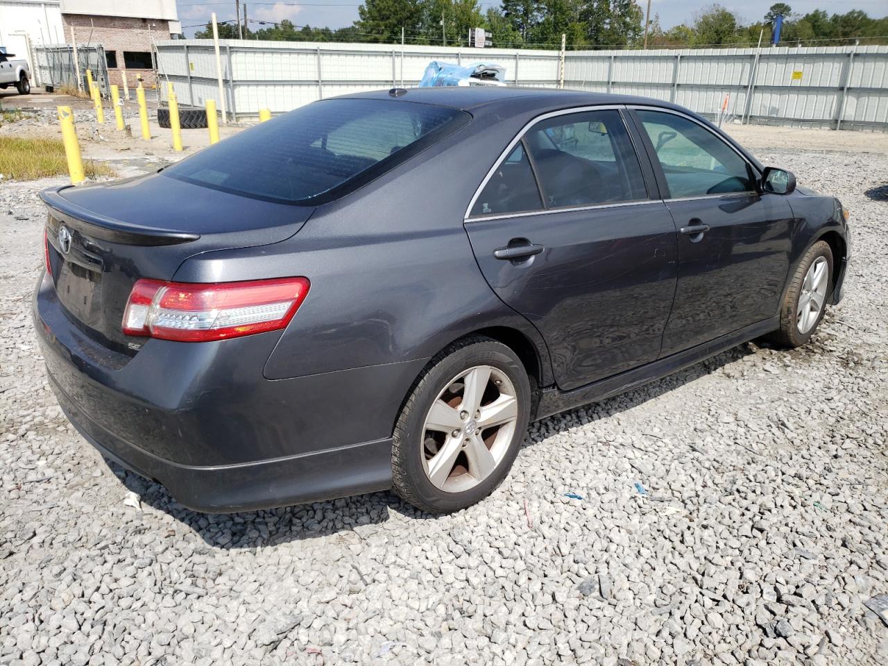 Photo 2 VIN: 4T1BF3EK5AU073759 - TOYOTA CAMRY 