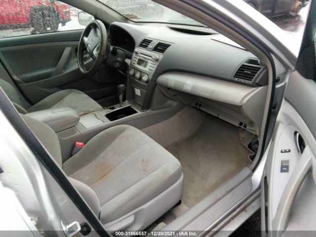 Photo 4 VIN: 4T1BF3EK5AU101821 - TOYOTA CAMRY 