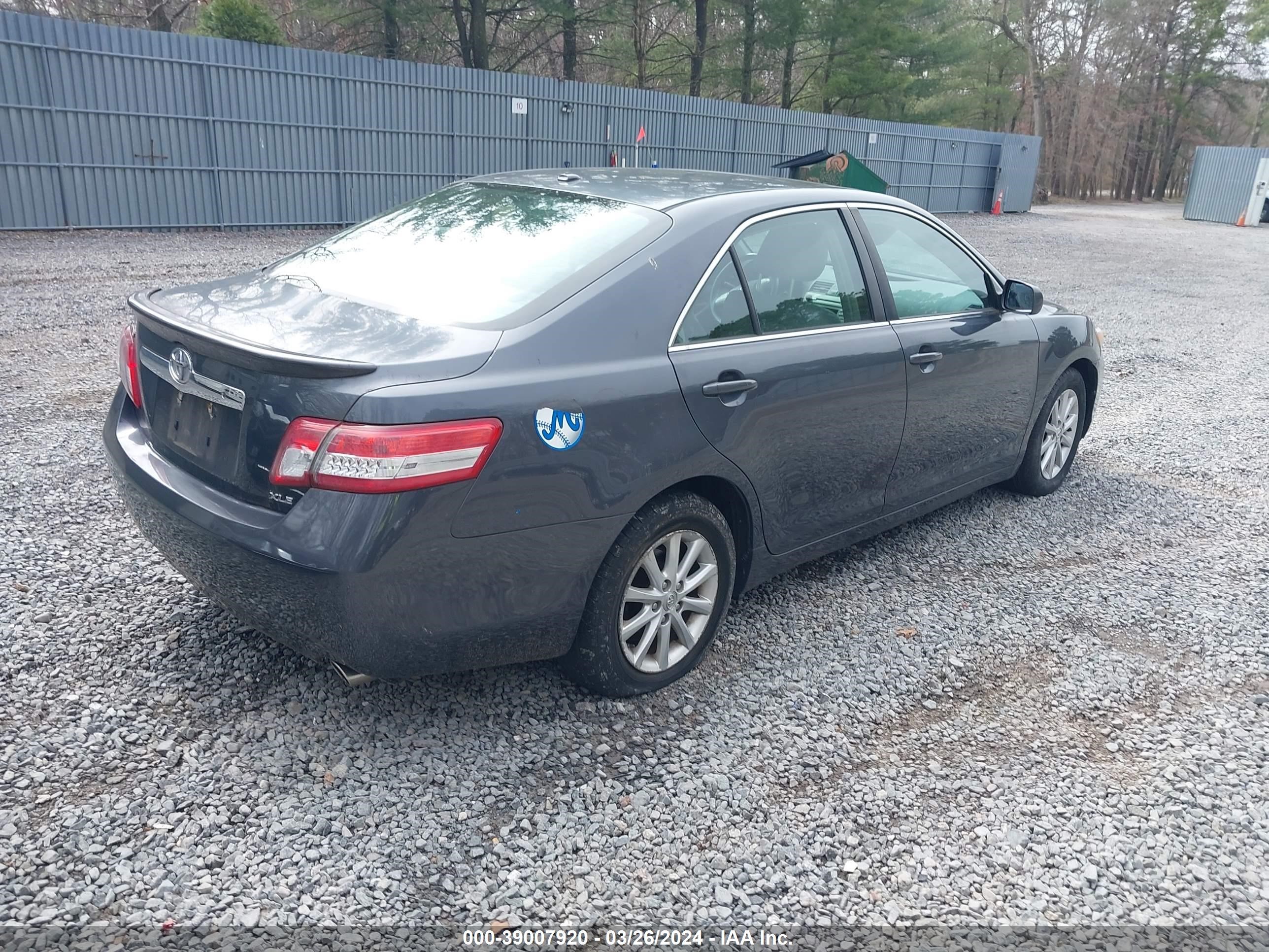 Photo 3 VIN: 4T1BF3EK5AU111006 - TOYOTA CAMRY 