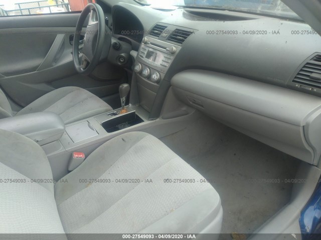 Photo 4 VIN: 4T1BF3EK5AU528402 - TOYOTA CAMRY 