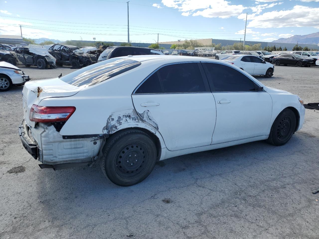 Photo 2 VIN: 4T1BF3EK5AU534555 - TOYOTA CAMRY 