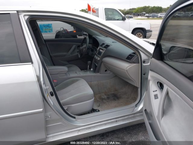 Photo 4 VIN: 4T1BF3EK5BU127756 - TOYOTA CAMRY 