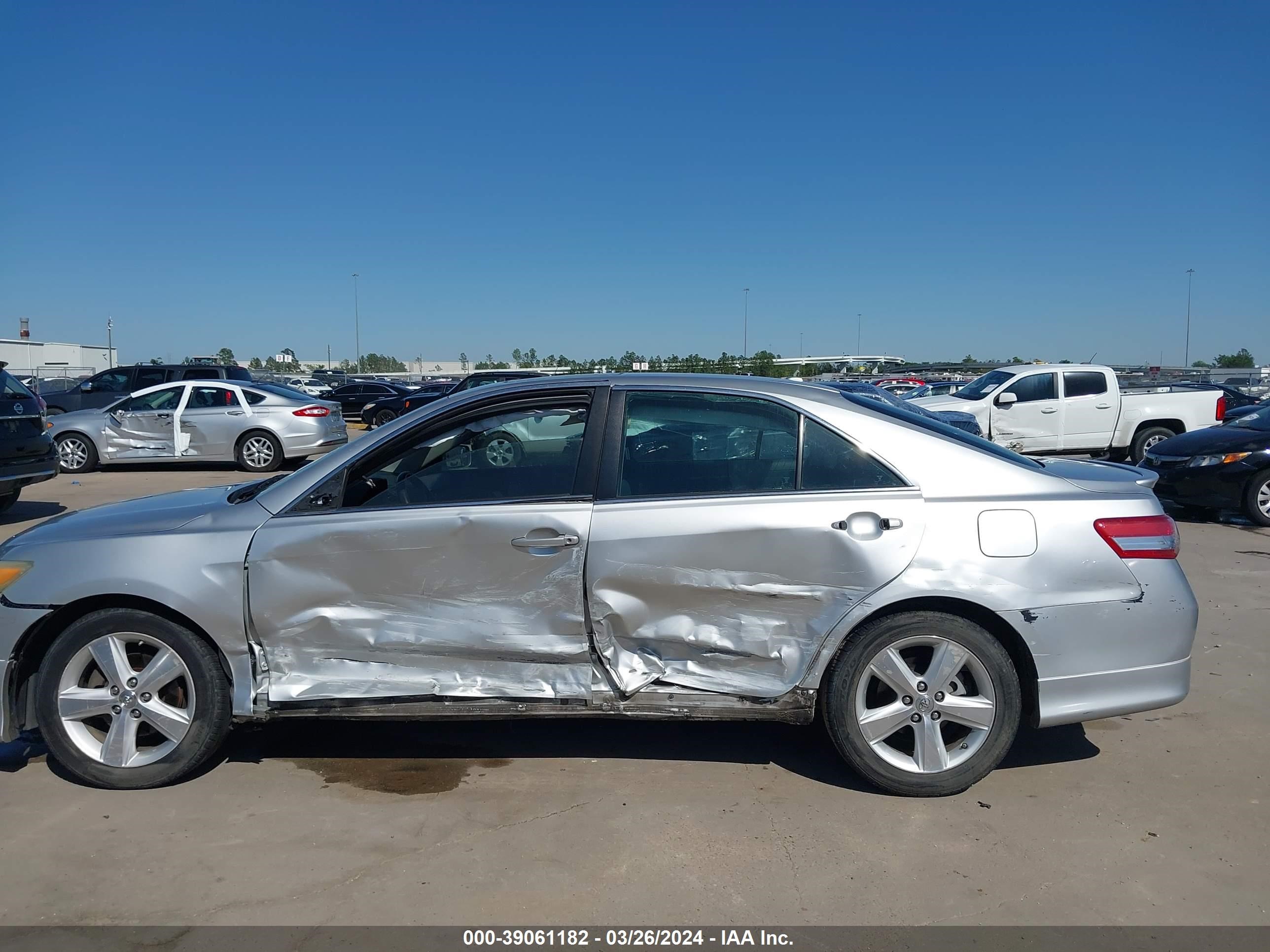 Photo 14 VIN: 4T1BF3EK5BU606002 - TOYOTA CAMRY 