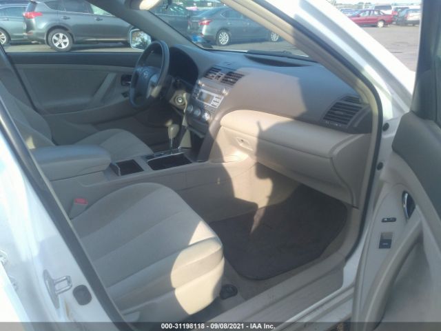 Photo 4 VIN: 4T1BF3EK5BU634544 - TOYOTA CAMRY 