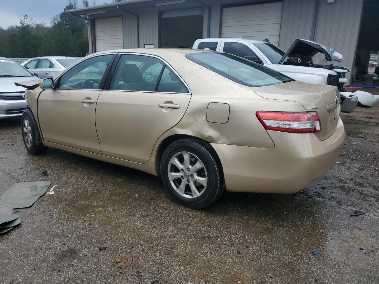 Photo 1 VIN: 4T1BF3EK5BU669858 - TOYOTA CAMRY 