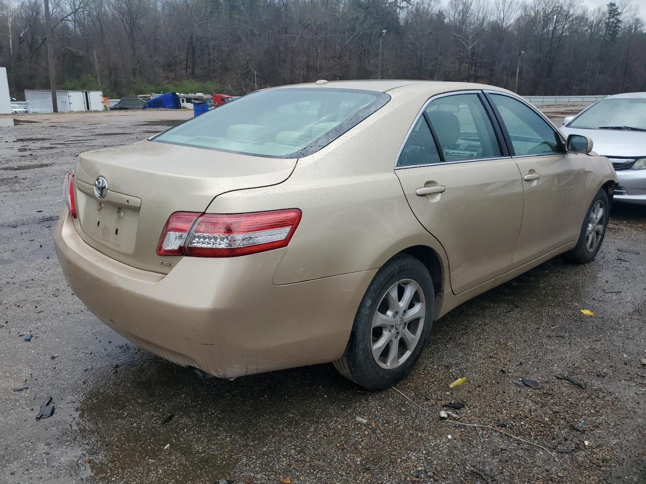 Photo 2 VIN: 4T1BF3EK5BU669858 - TOYOTA CAMRY 