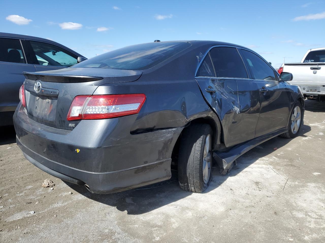 Photo 2 VIN: 4T1BF3EK5BU720324 - TOYOTA CAMRY 