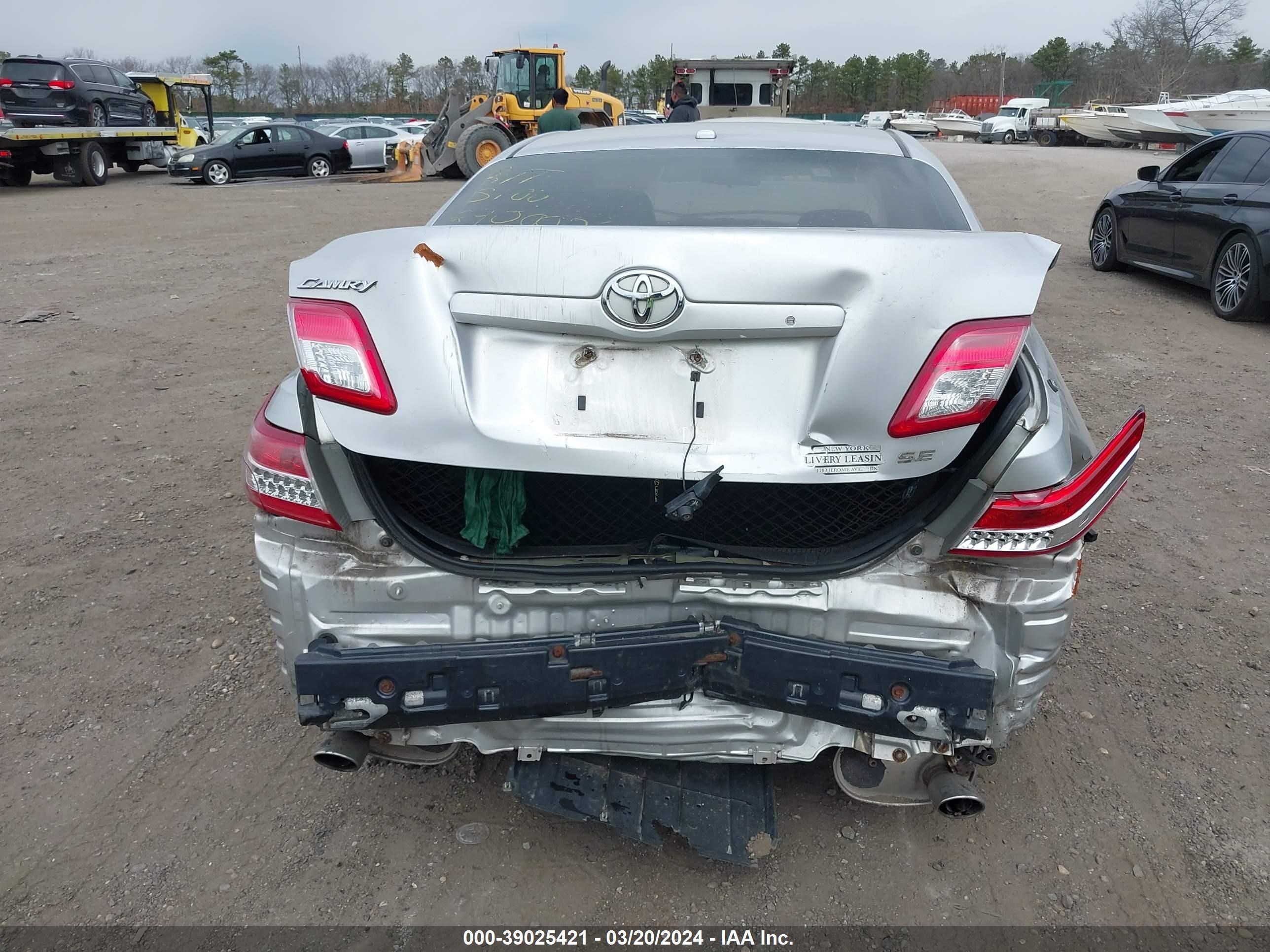 Photo 5 VIN: 4T1BF3EK6AU003624 - TOYOTA CAMRY 