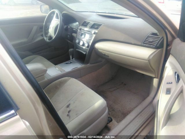 Photo 4 VIN: 4T1BF3EK6AU015563 - TOYOTA CAMRY 