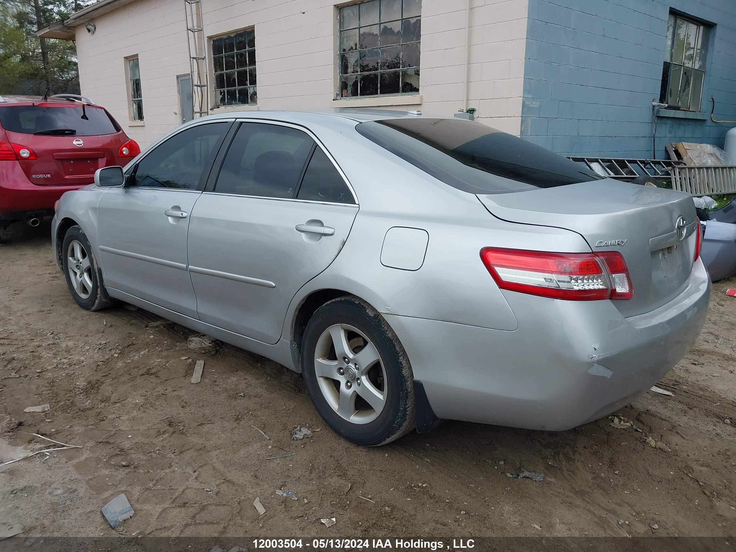 Photo 2 VIN: 4T1BF3EK6AU069431 - TOYOTA CAMRY 