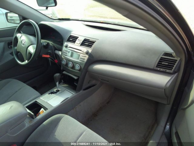 Photo 4 VIN: 4T1BF3EK6AU069493 - TOYOTA CAMRY 