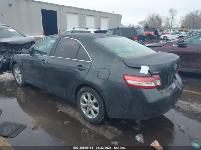 Photo 2 VIN: 4T1BF3EK6AU101701 - TOYOTA CAMRY 