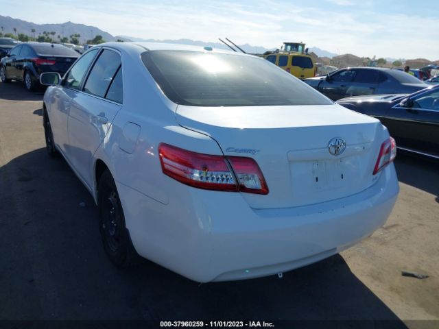 Photo 2 VIN: 4T1BF3EK6AU520566 - TOYOTA CAMRY 