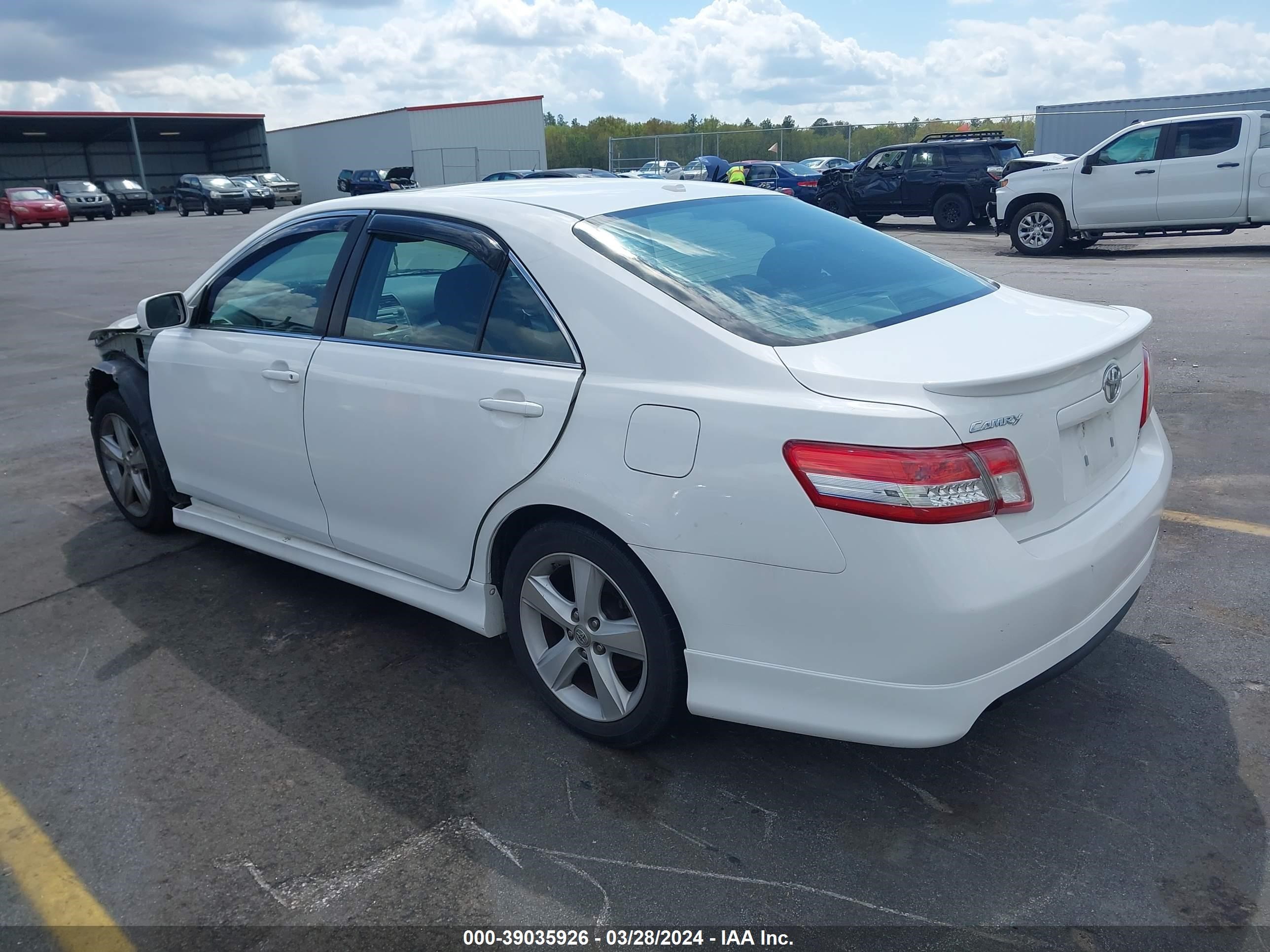 Photo 2 VIN: 4T1BF3EK6AU549338 - TOYOTA CAMRY 